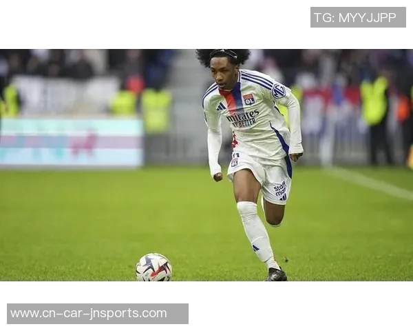 每体：巴萨与马利克-福法纳经纪人触摸，了解未来转会可行性